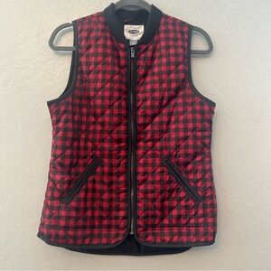 Old Navy red and black buffalo plaid check puffer vest size small